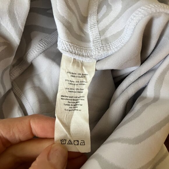 Alo Grey and White Leggings - Picture 10 of 11